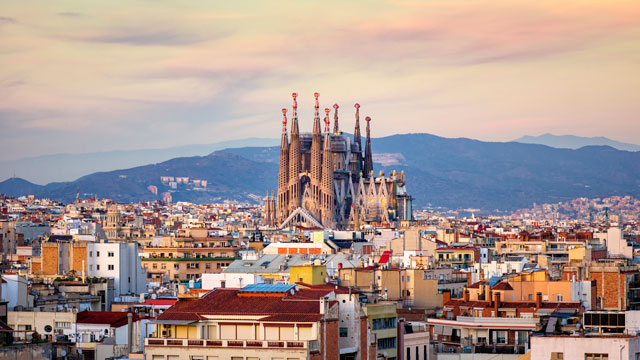 Barcelona-La-Sagrada-Familia-small